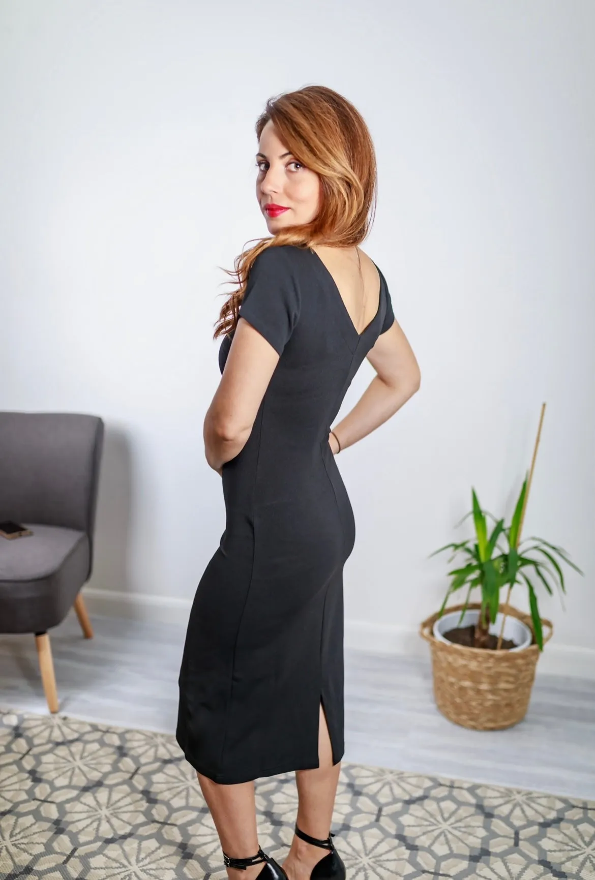 Austin Scoop Neck Bodycon Midi Dress With Cap Sleeves In Black